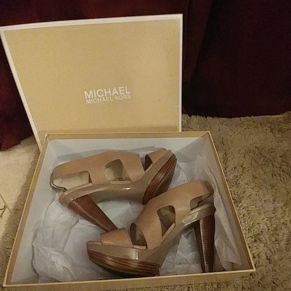 Michael Kors Nude Platforms - Picture 5 of 5